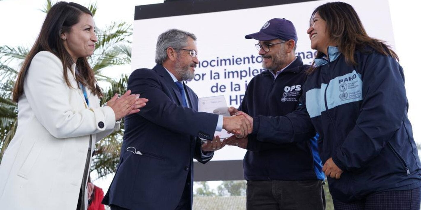 OPS Ecuador recibe reconocimiento por apoyo en implementación de iniciativa HEARTS