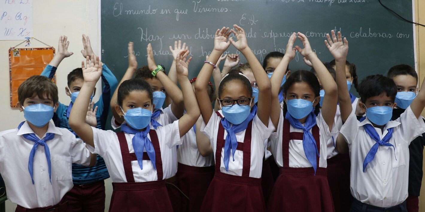 Niños de enseñanza primaria en Cuba