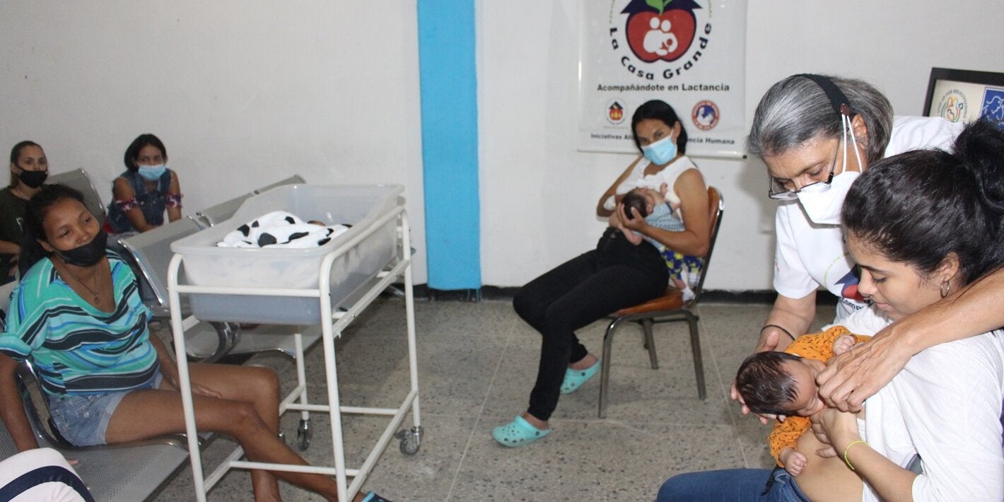 Clínica abierta de lactancia materna en Materno Infantil del Este, Petare