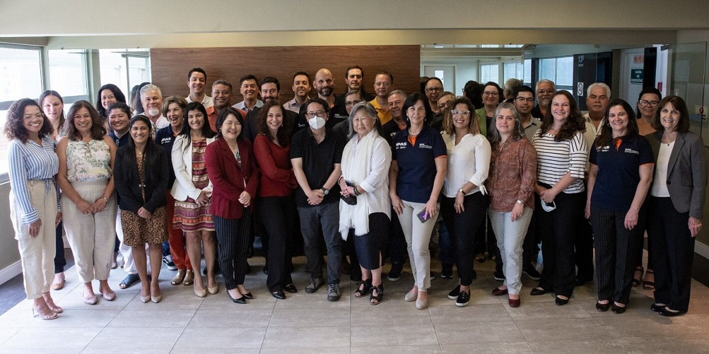 Equipo BIREME y su nuevo Director