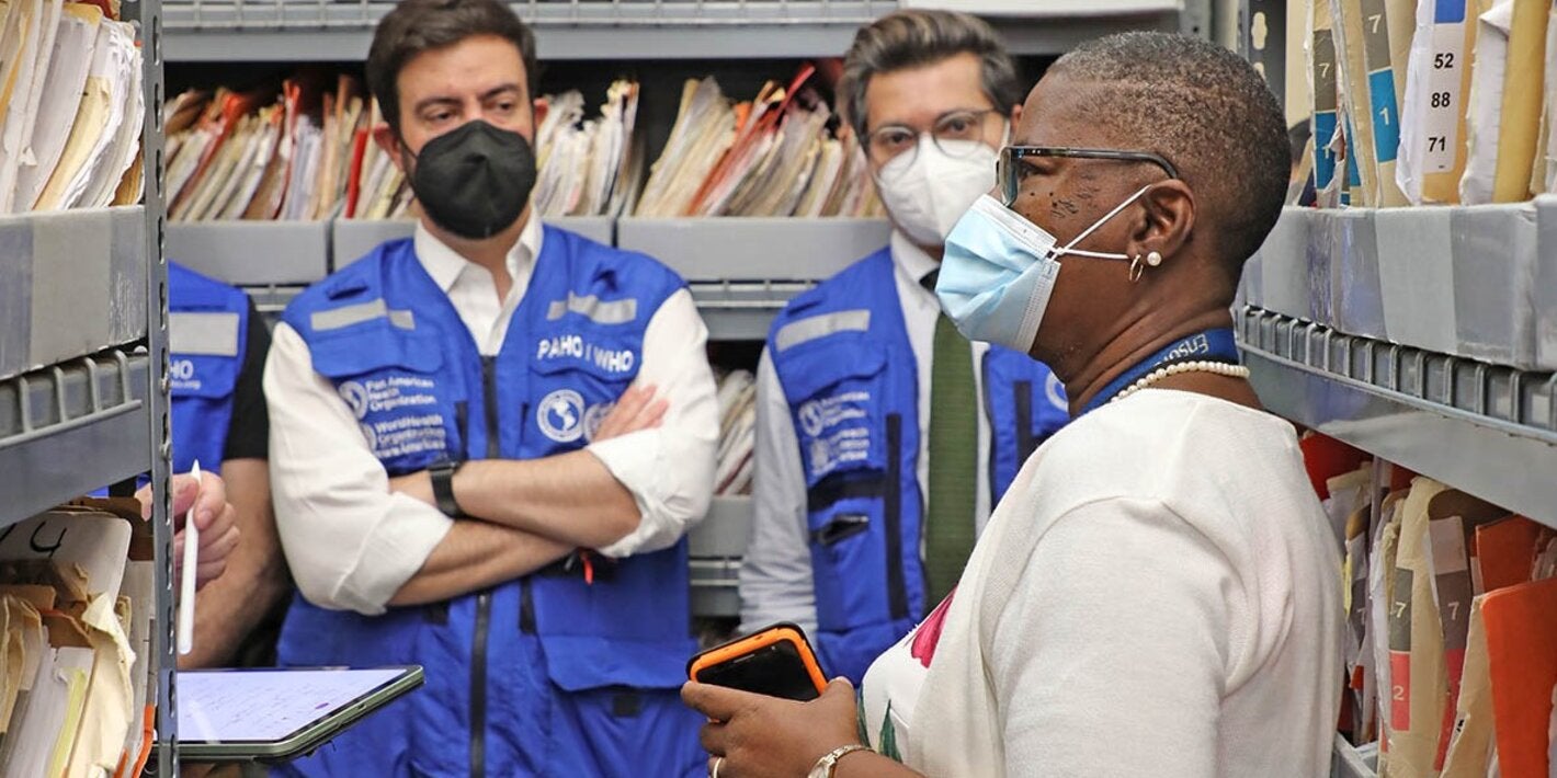 PAHO tours hospital in Barbados