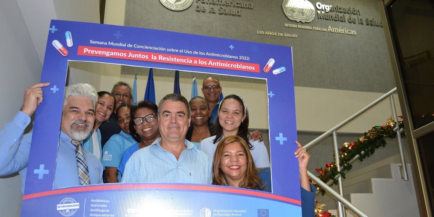 Personal de OPS conmemora semana  de la Concientización sobre el Uso de Antimicrobianos.