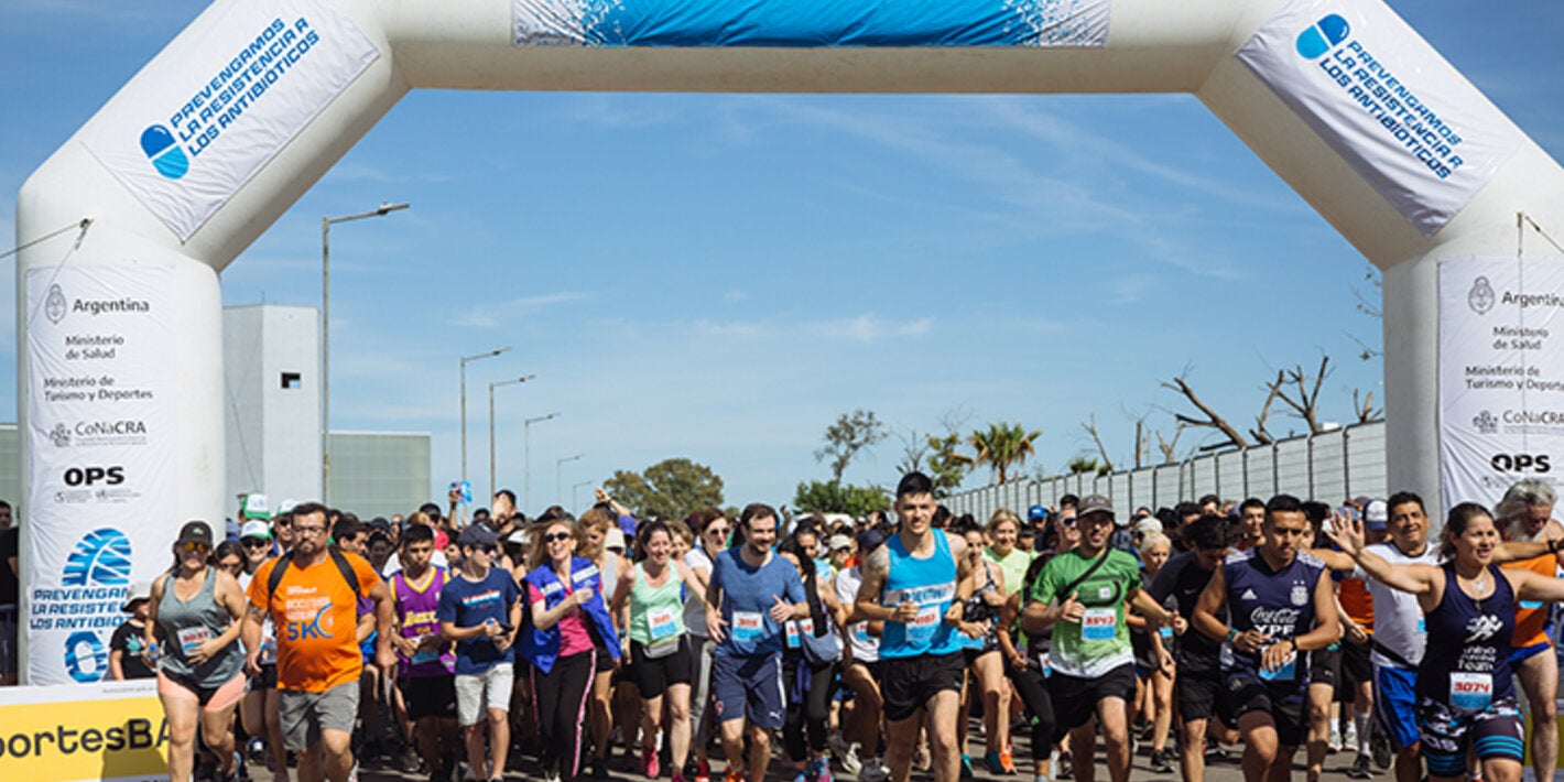 Largada Carrera Prevengamos la Resistencia a los antibióticos