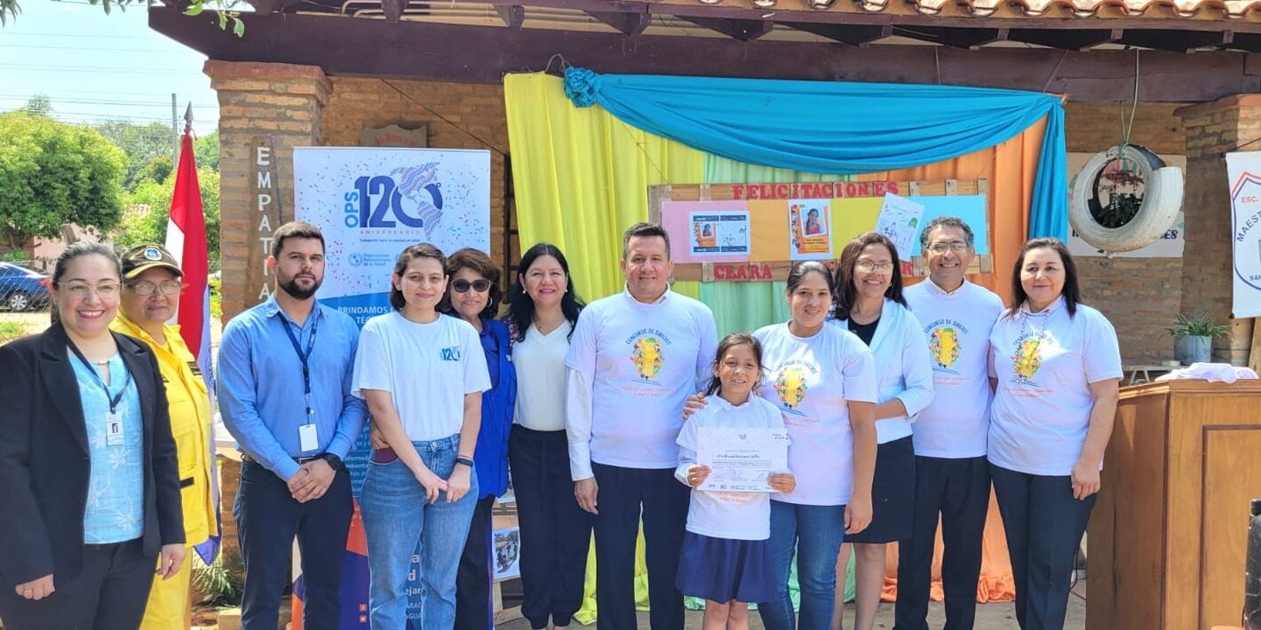 Autoridades de Misiones y de la OPS durante la entrega de premios