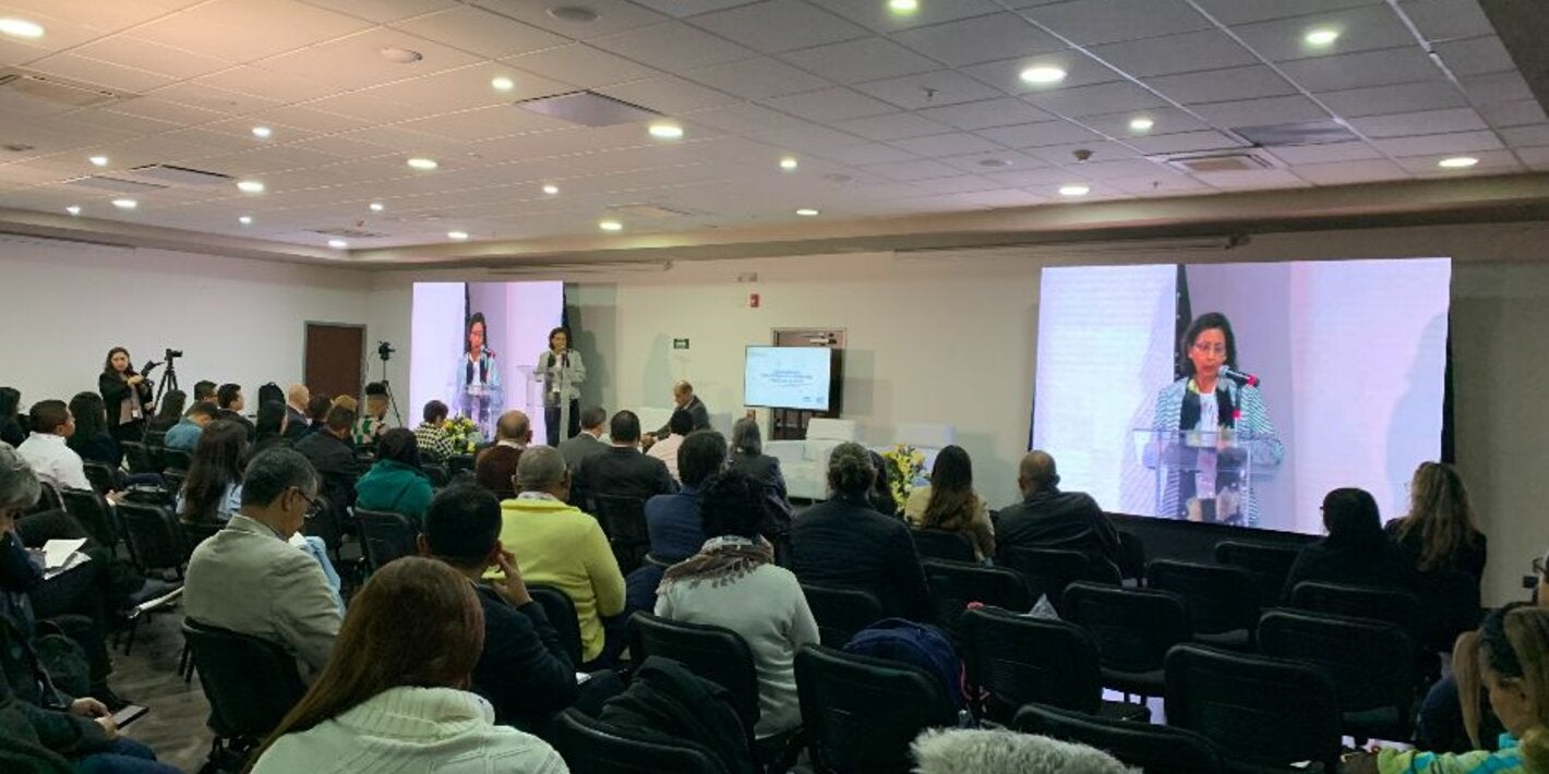 dra_tambini_exponiendo