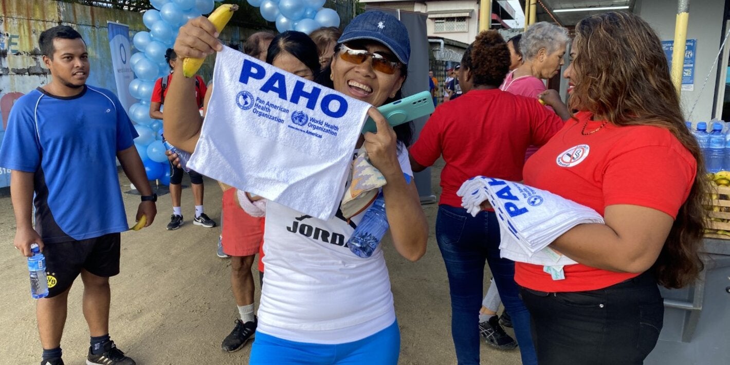 Participants of the morning health walk during the World Diabetes Day 2022 event in Suriname 
