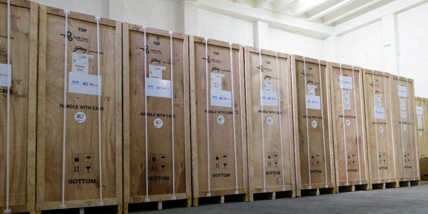 Donación de refrigeradores y equipo para DAS