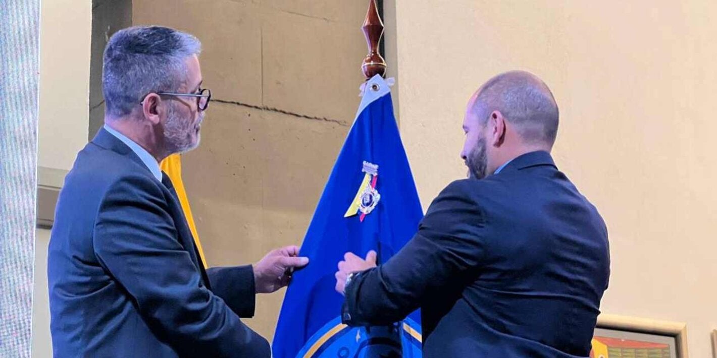 La OPS fue reconocida y condecorada en Ecuador por su cooperación en beneficio de la salud y el bienestar de las personas