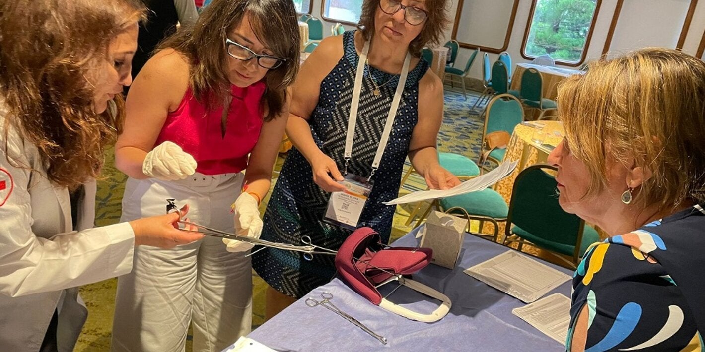 Foto taller AIPEO realizao en el marco del Congreso Regional de FIGO