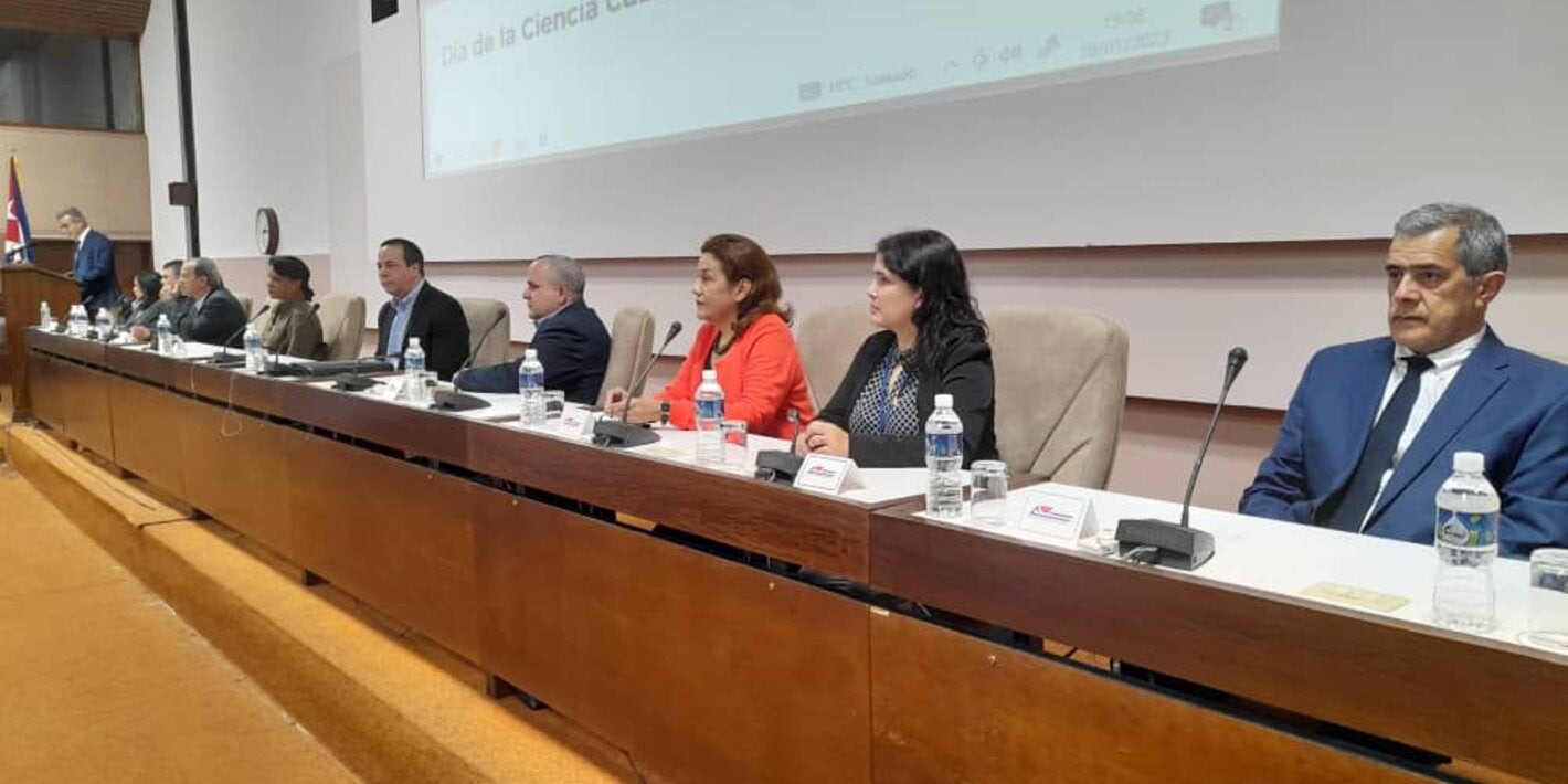 Reconocimiento a OPS por sus aportes a la ciencia cubana durante la pandemia de la COVID-19