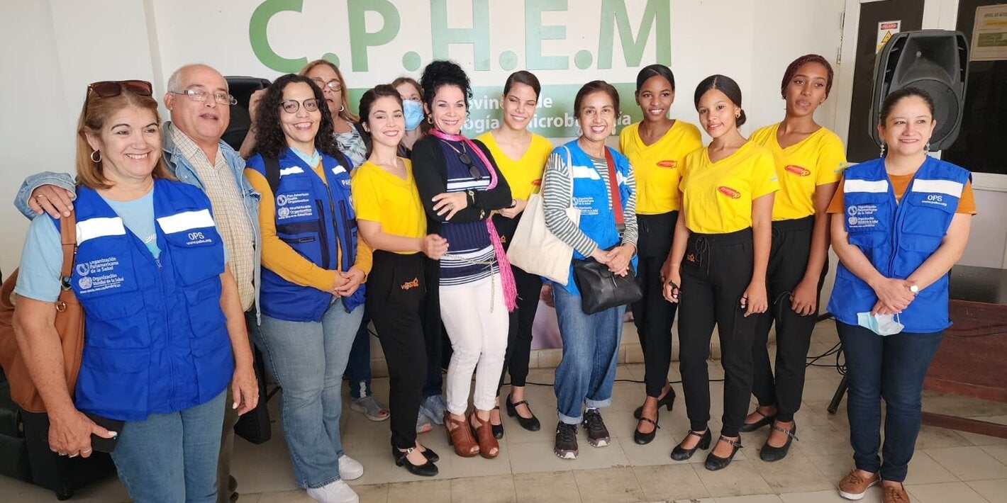 Expertos de OPS visitan centros de salud de Cienfuegos para conocer más sobre respuesta a VIH en Cuba