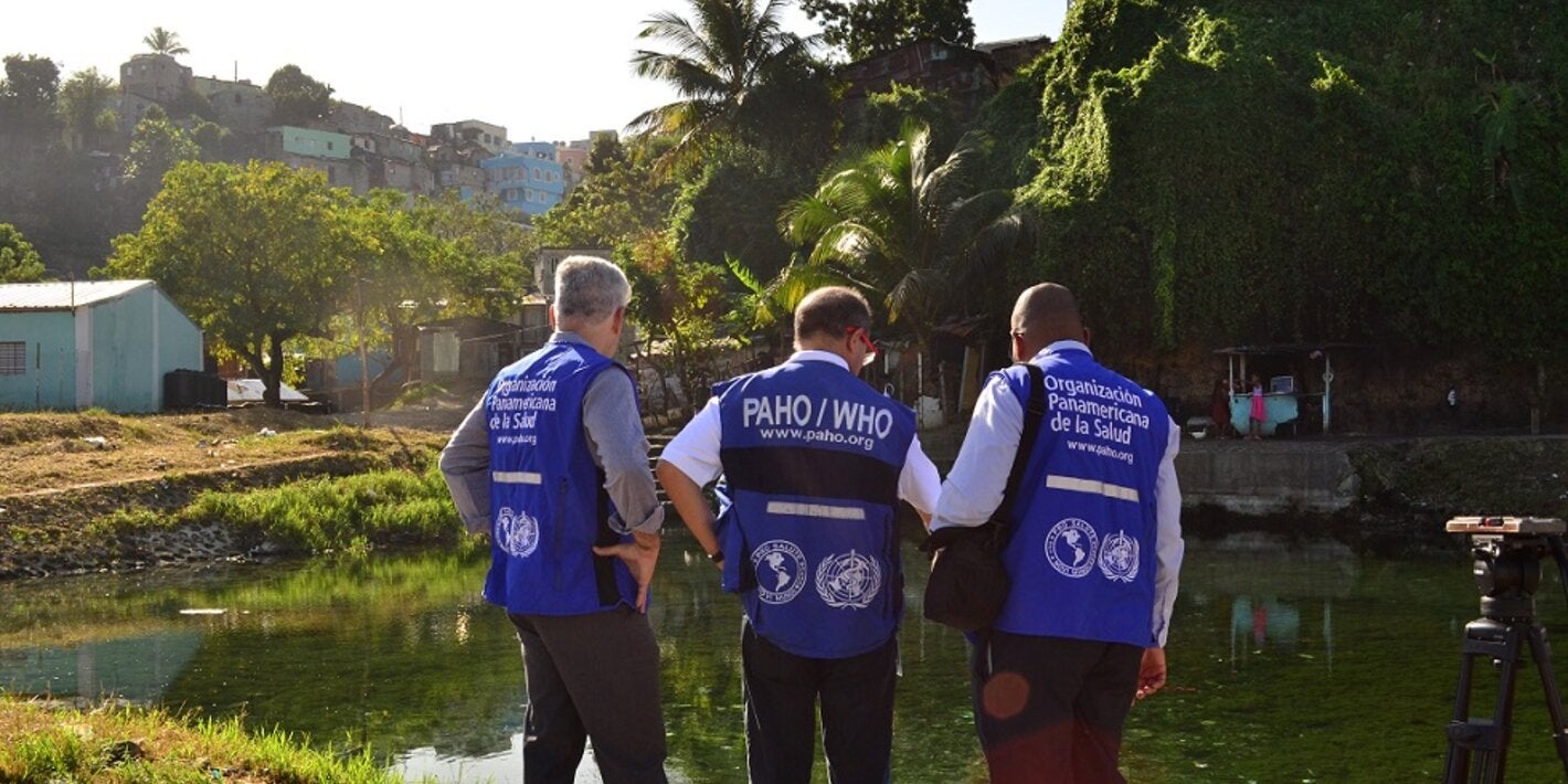 Representantes de OPS en La Zurza.