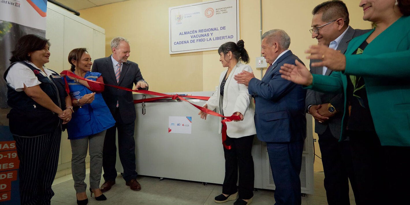 Entrega de la congeladora de ultra baja temperatura