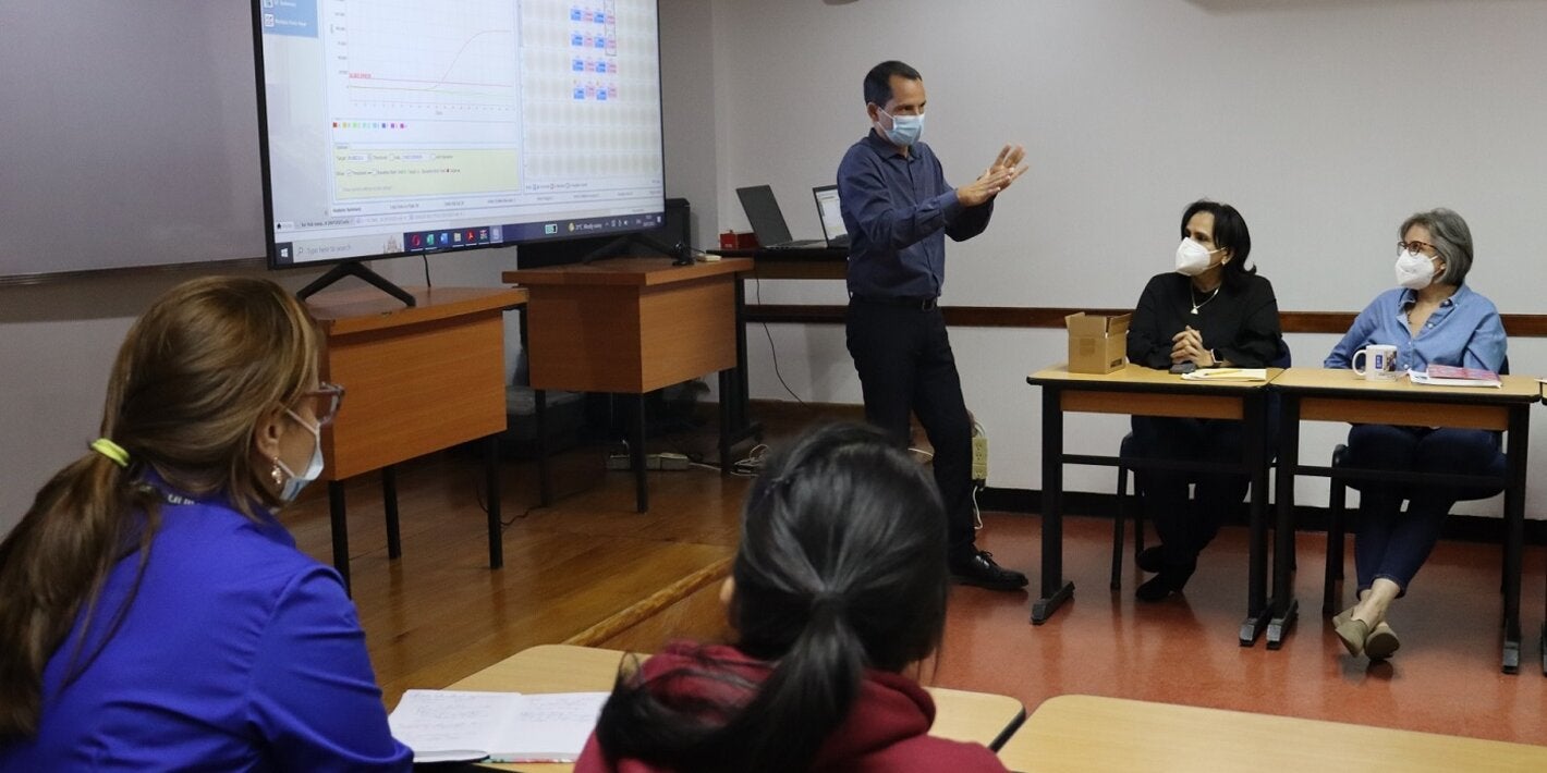 Taller con el especialista de OPS/OMS Lionel Gresh