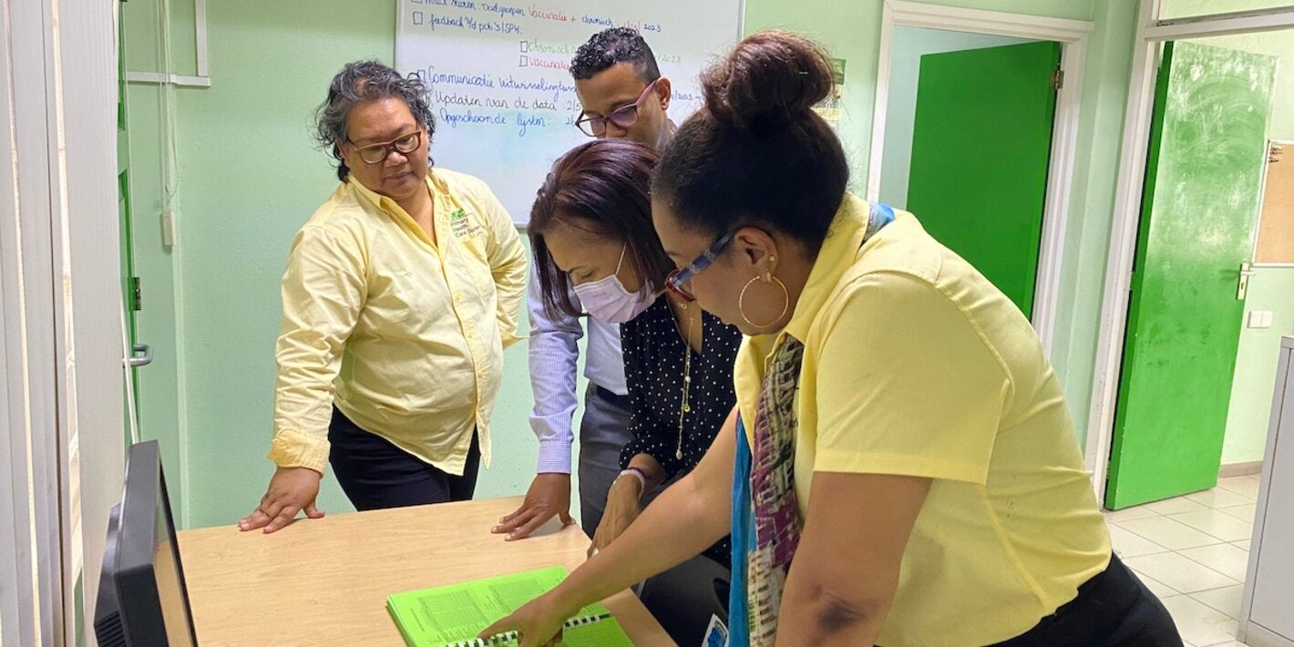 The new PAHO/WHO Representative visits Medical Mission in Suriname