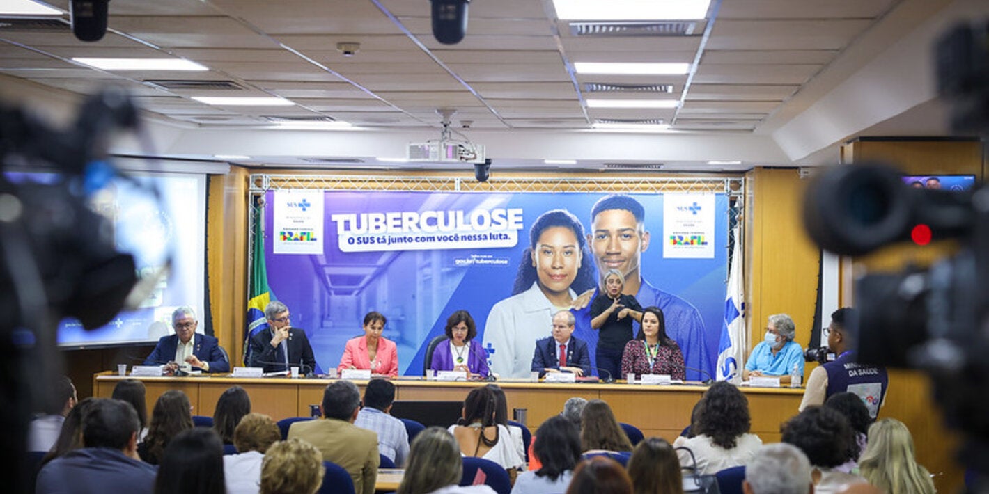 Mesa de autoridades no lançamento