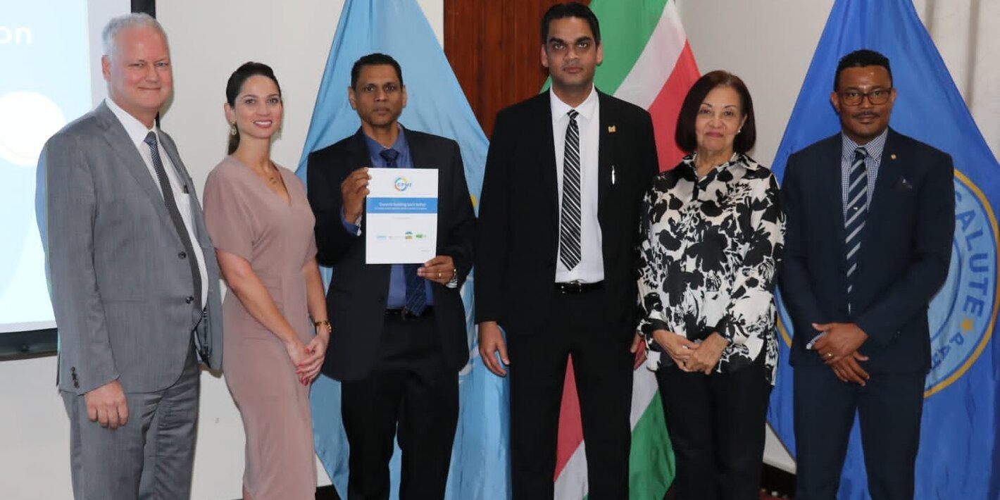 Director of the National Recovery Plan Care at the Ministry of Health, Dr. Marc Sprenger, PAHO/WHO Consultant for the EPHF Assessment Ms Joanna Baank, Director of Health Dr. Rakesh Gajadhar Sukul, Minister of Health Dr. Amar Ramadhin, PAHO/WHO Representative Suriname Dr. Lilian Reneau-Vernon, PAHO/WHO Advisor, Health Systems and Services Dr. Rosmond Adams