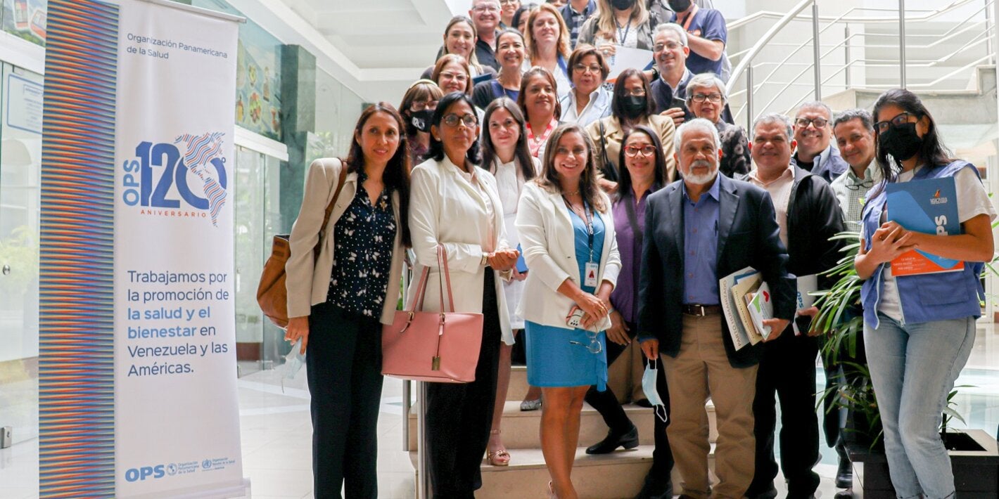 Integrantes de la mesa redonda que organizó la OPS para debatir el tema del parto humanizado