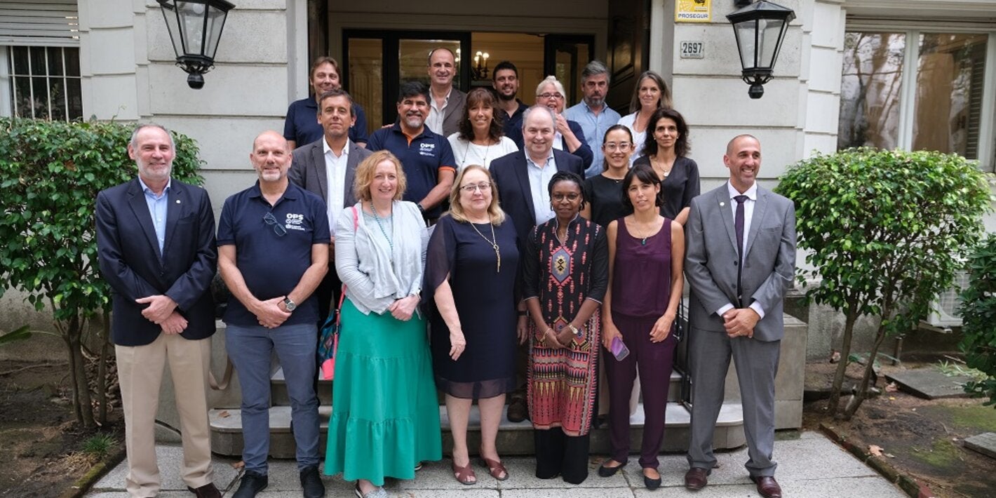 delegación OMS y equipo CLAP en sede del CLAP