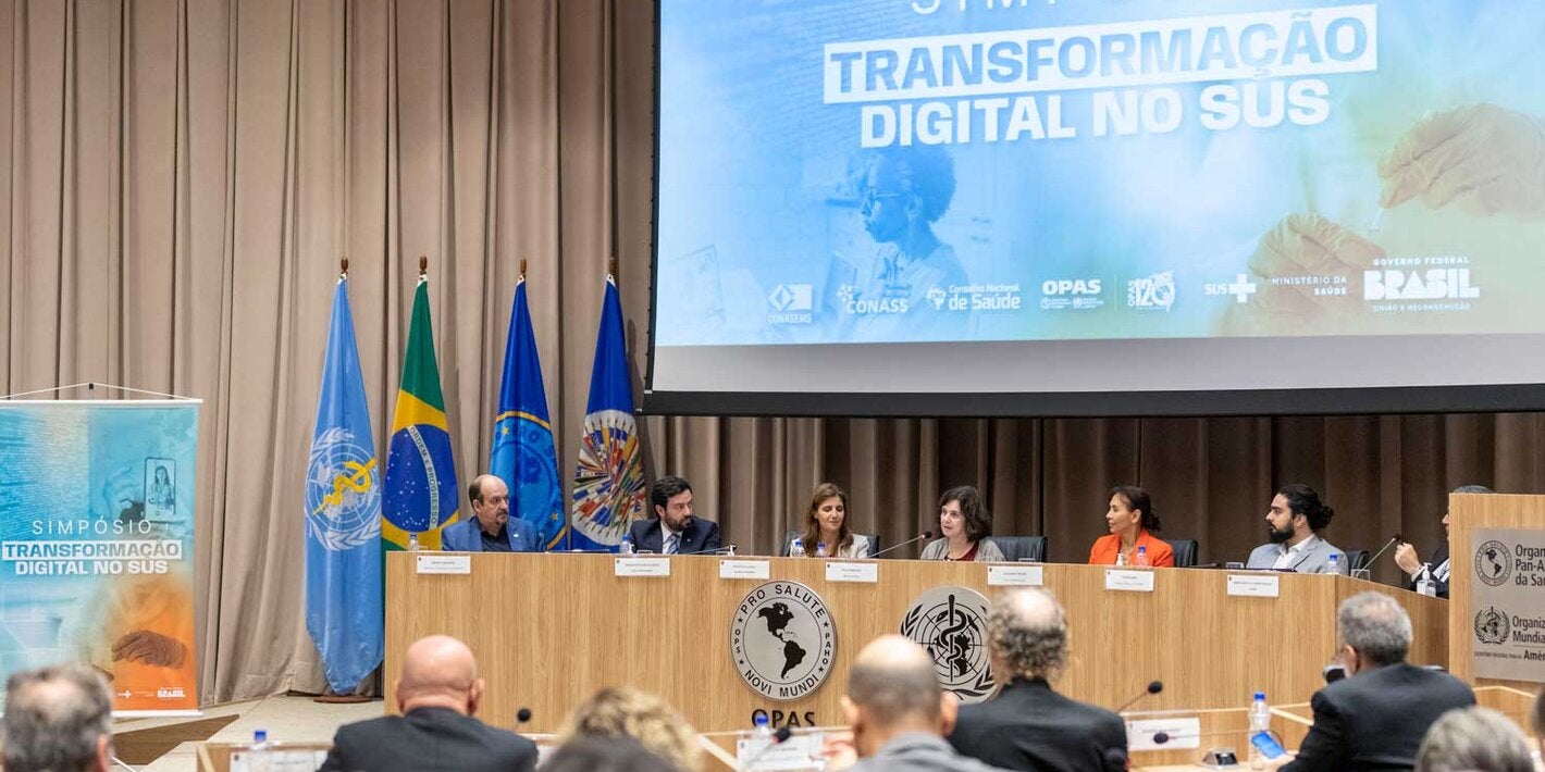 Mesa de abertura do simpõsio