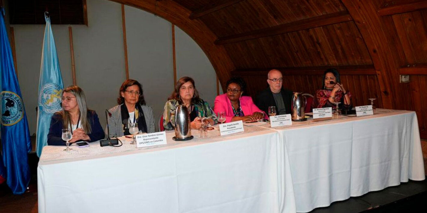 mesa personajes principales 