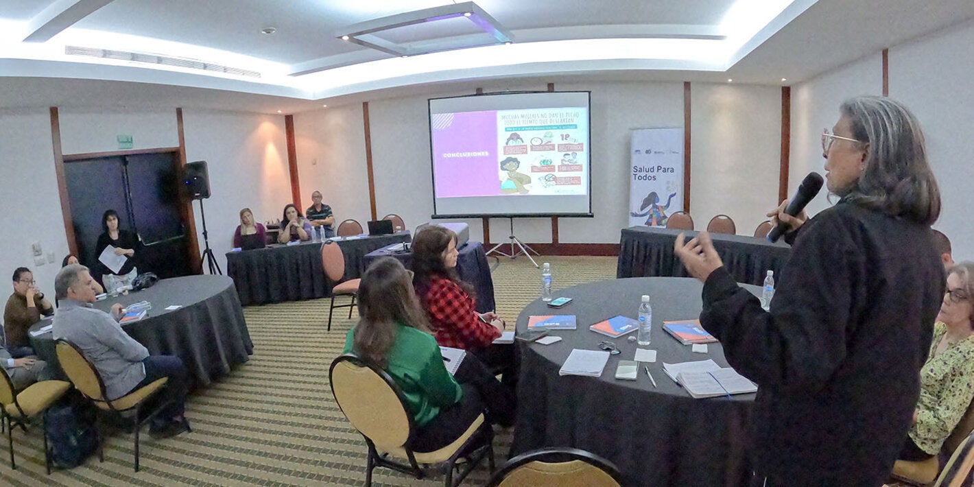 Conversatorio sobre la lactancia materna como un derecho humano, organizado por la OPS en el hotel Pestana (Caracas)