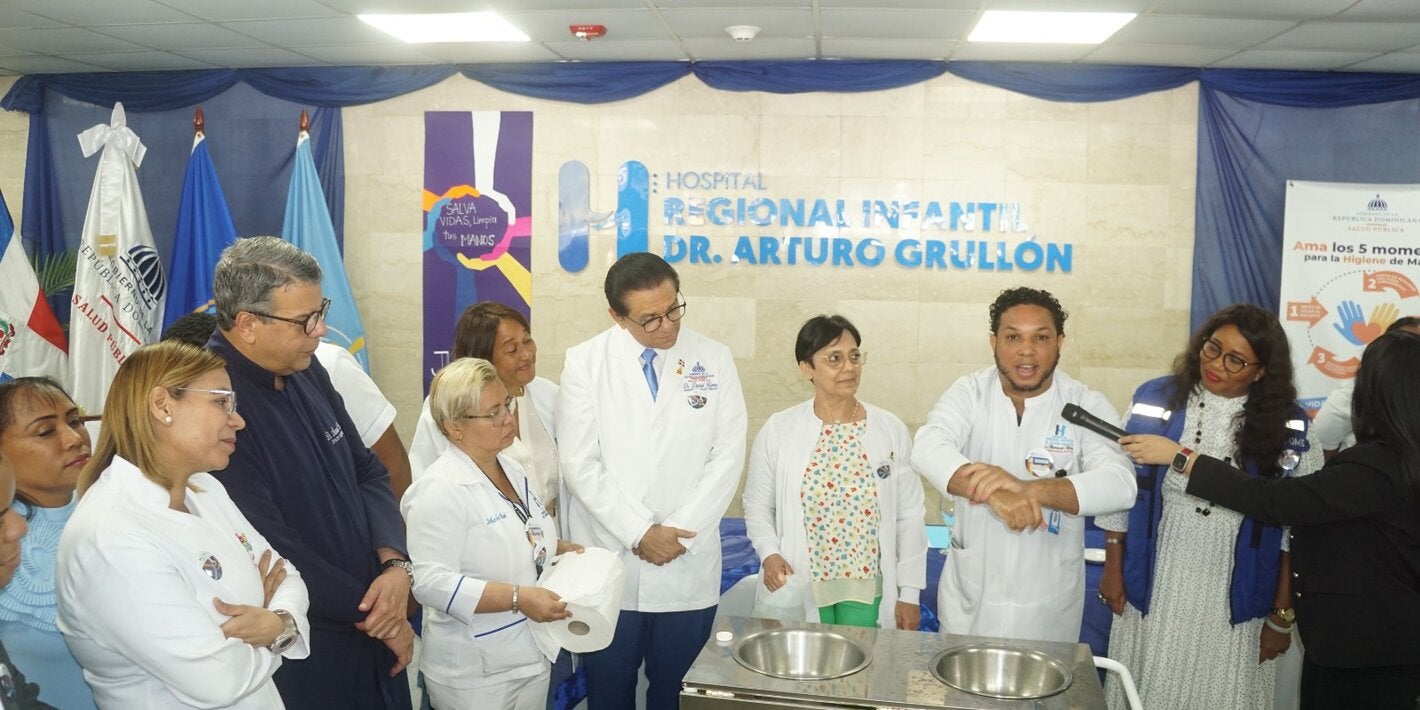 Autoridades durante celebraciòn del dìa.