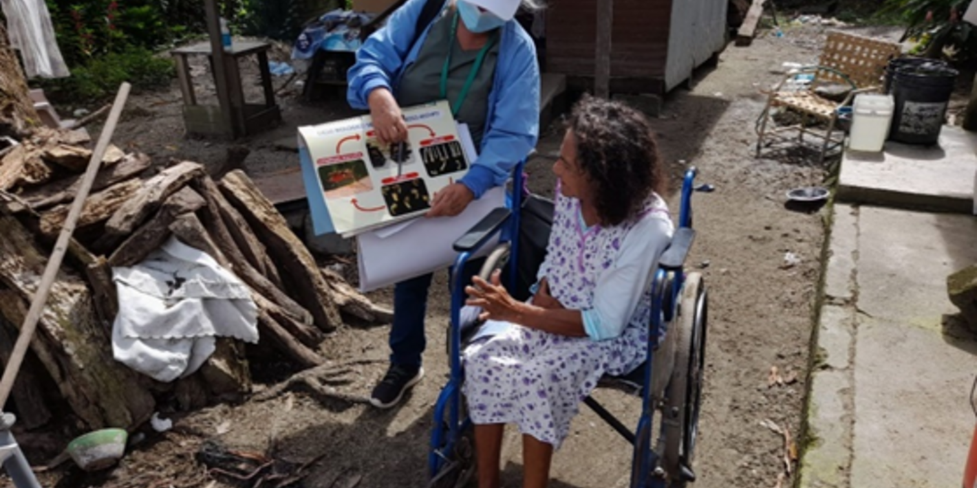 Voluntaria explica los riesgos en salud