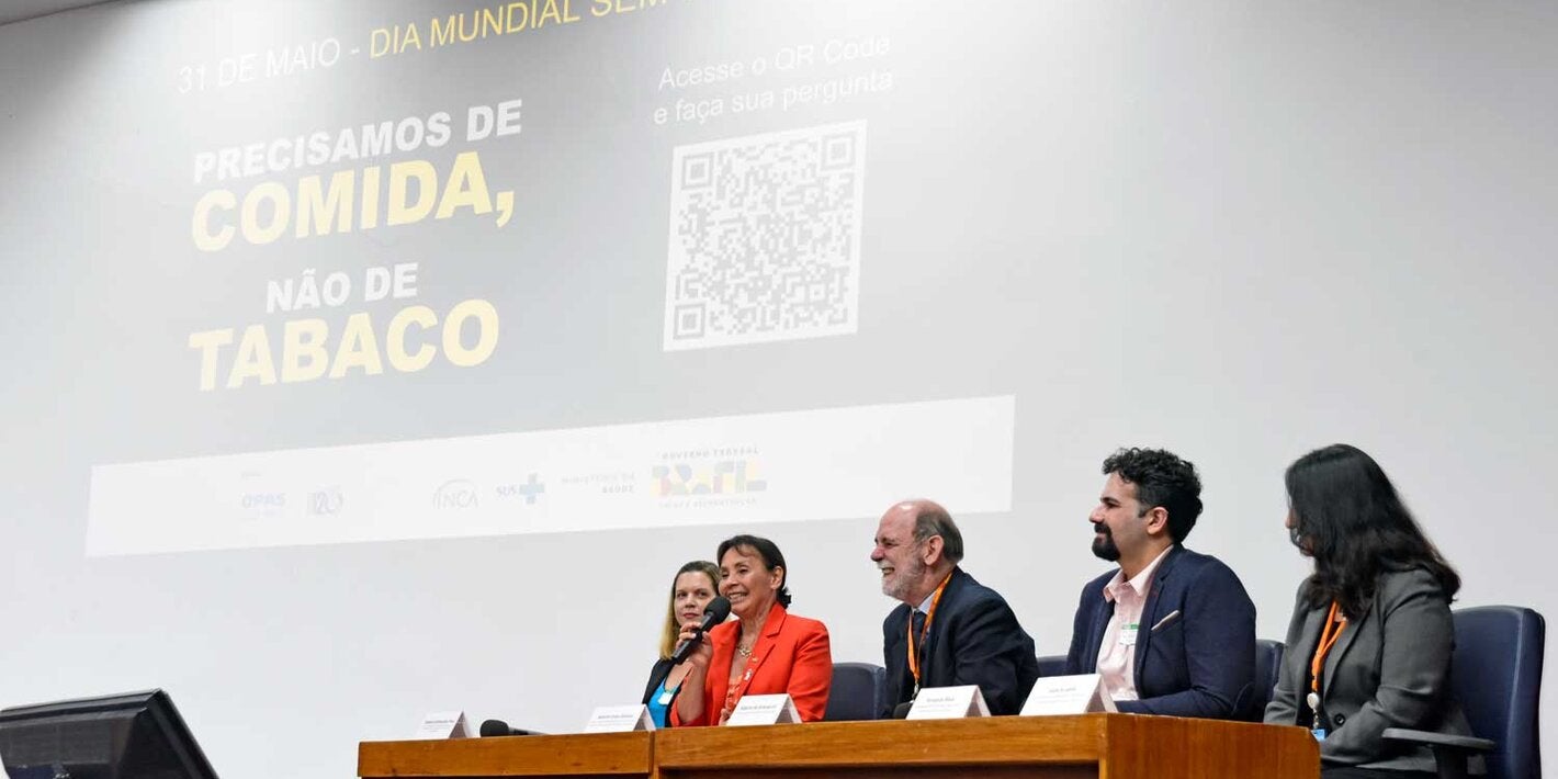 Mesa de abertura do evento com autoridades