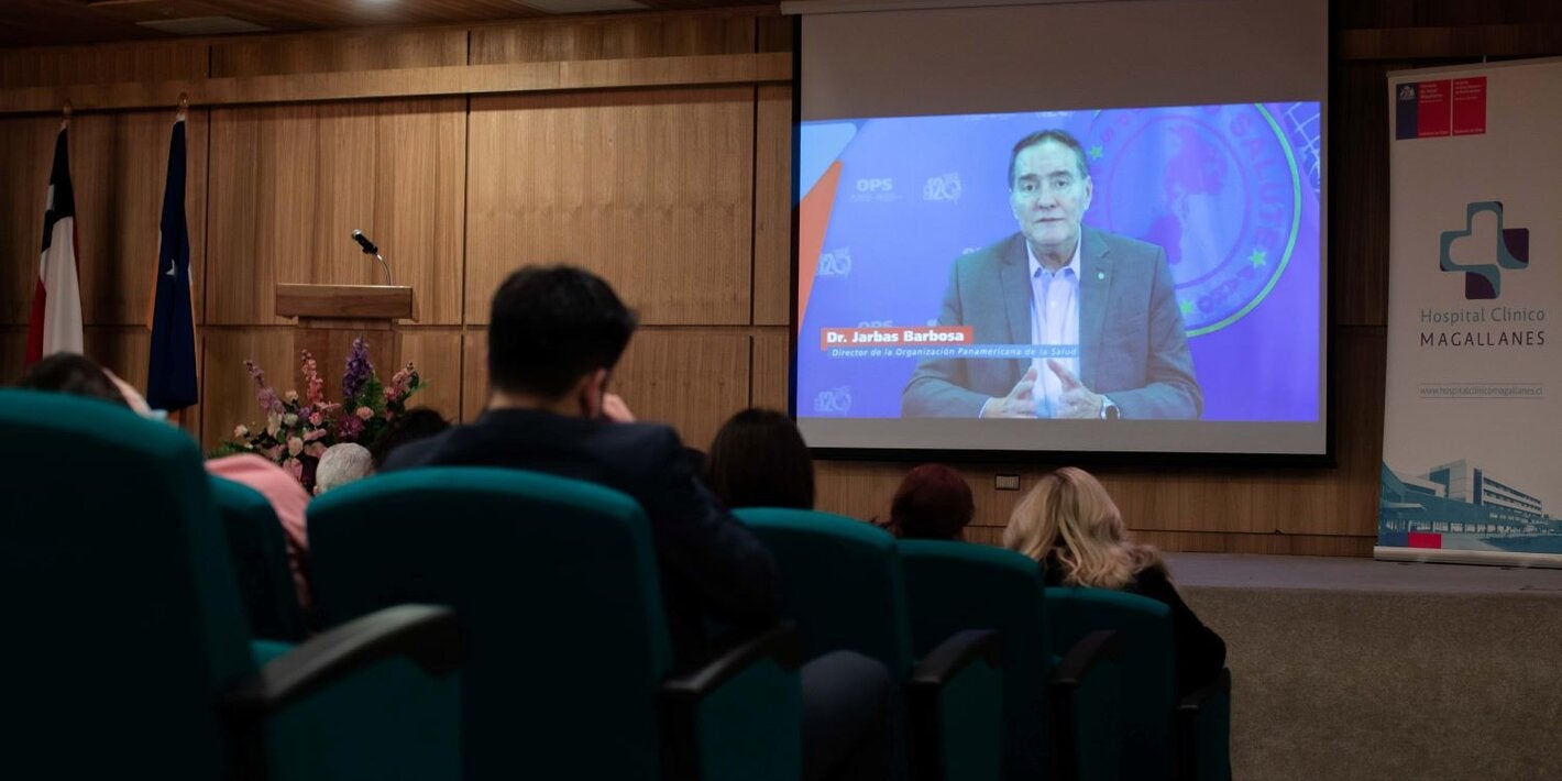 En el marco del Día Mundial sin Tabaco, se llevó a cabo en el Auditorio del Hospital Clínico Magallanes del conversatorio titulado "La implicancia del consumo de tabaco en la salud, bienestar y calidad de vida"