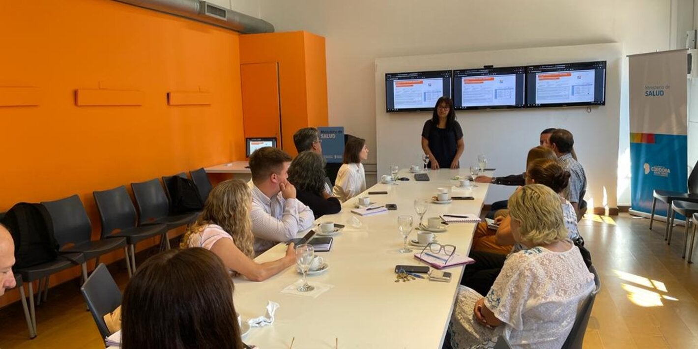 Foto de uno de los momentos de capacitación para el uso de la herramienta VCE