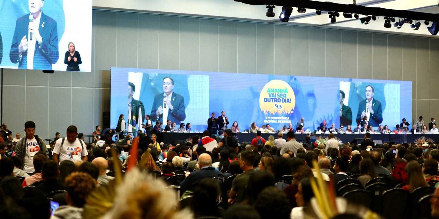 Auditório cheio na abertura da Conferência