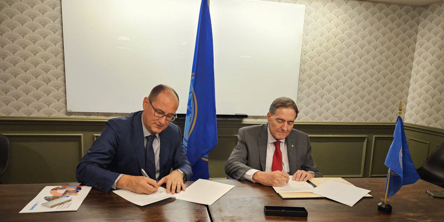 PAHO and FIND today signed an agreement to expand access to essential medical diagnostic tests in Latin America and the Caribbean. 