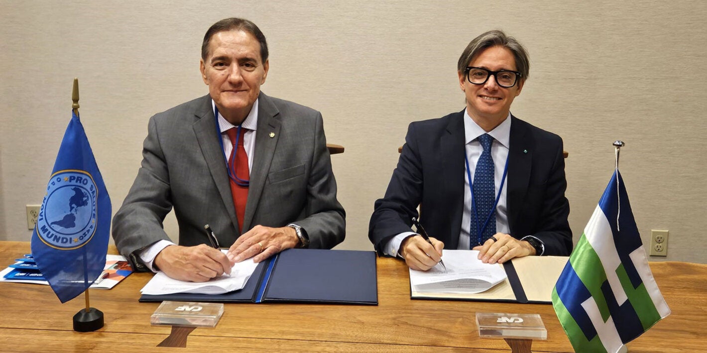 PAHO and CAF sign MOU