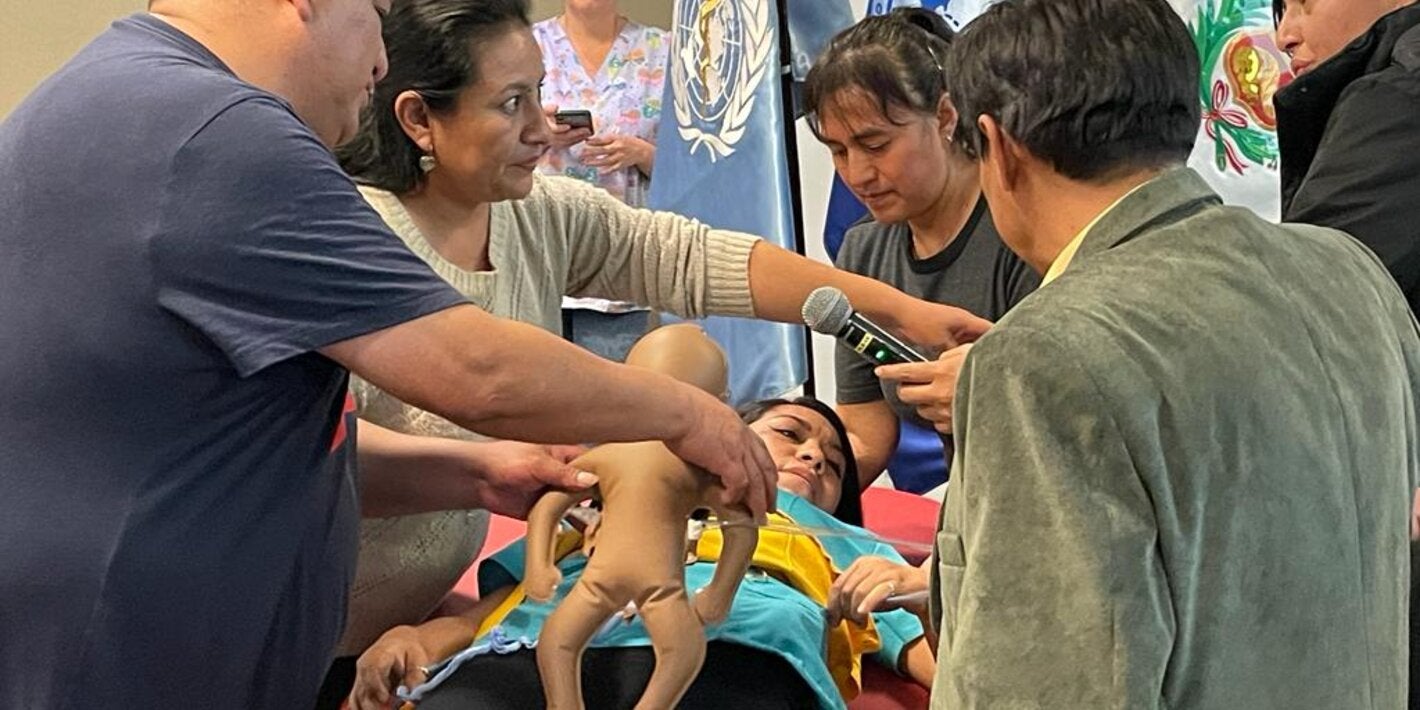 Participantes del taller entrenando