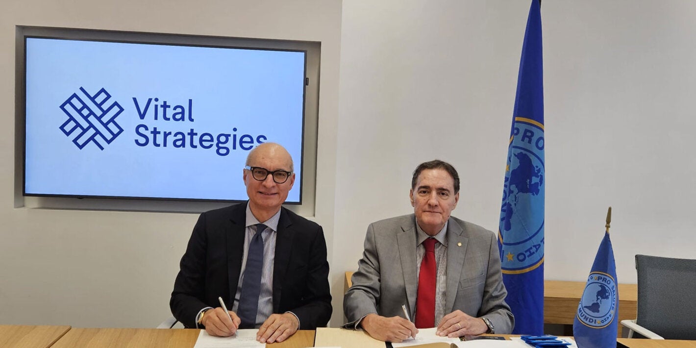 The Pan American Health Organization (PAHO) and Vital Strategies today signed a new partnership agreement to improve the use of data and evidence to address health challenges in the Americas.