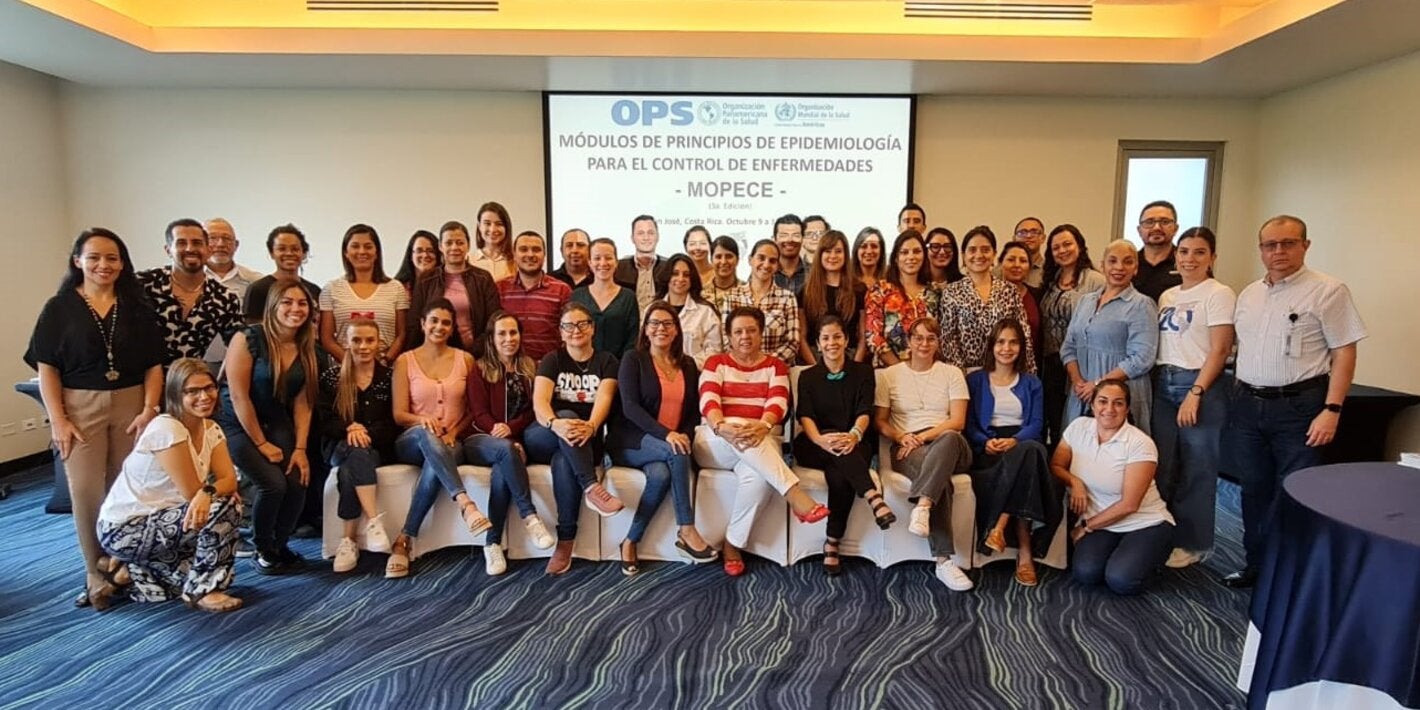 Fotografia final de los participantes