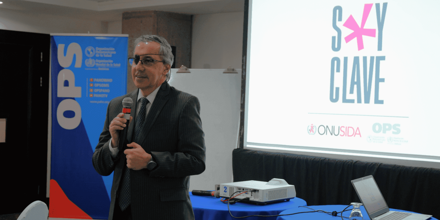 Representante de la OPS durante sus palabras de inicio