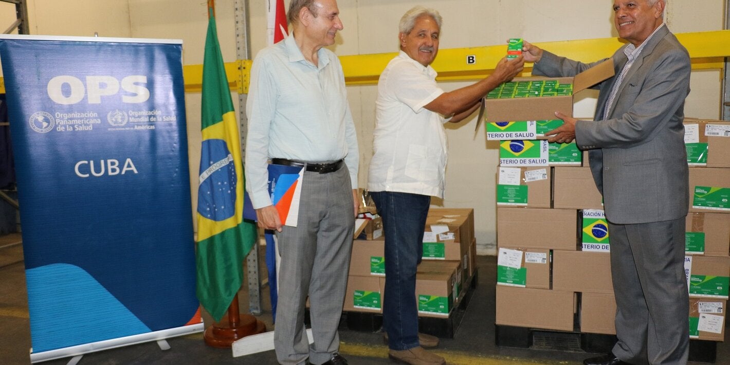 Brasil entrega donación de antirretrovirales a Cuba