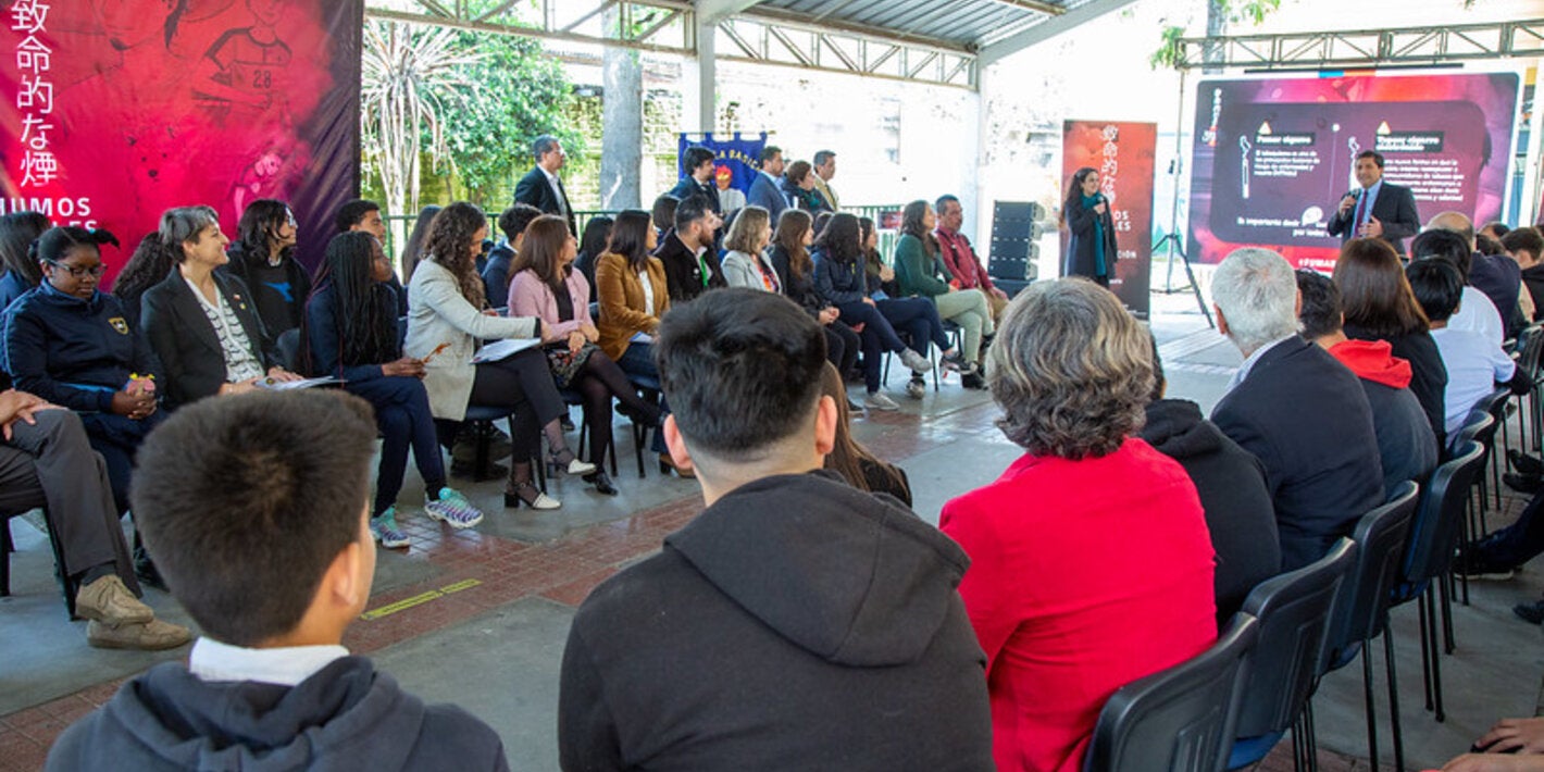 •	Mini serie anime que alerta los riesgos y daños de fumar y vapear