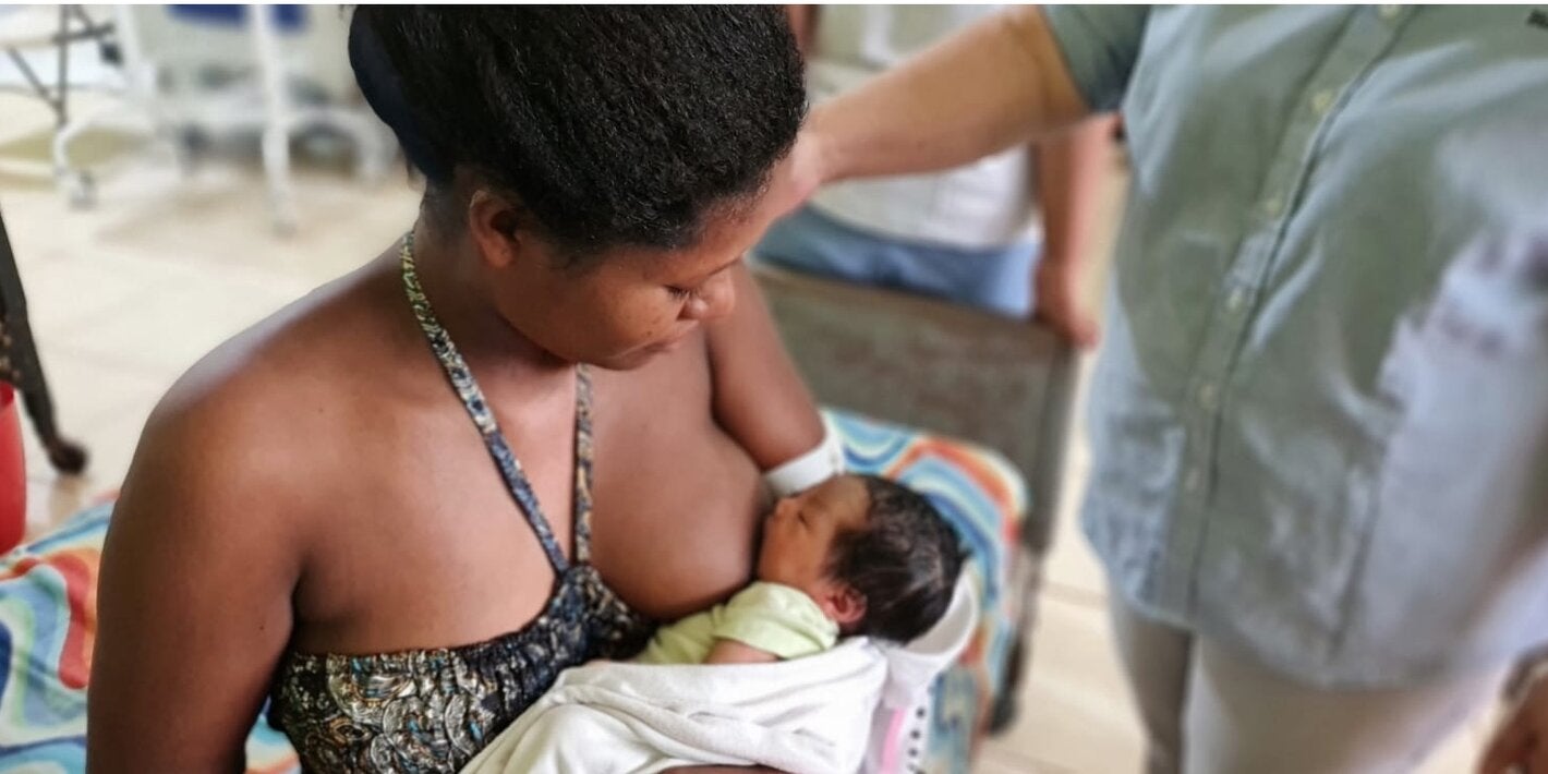 Madre miskita puérpera recibe atención y consejería