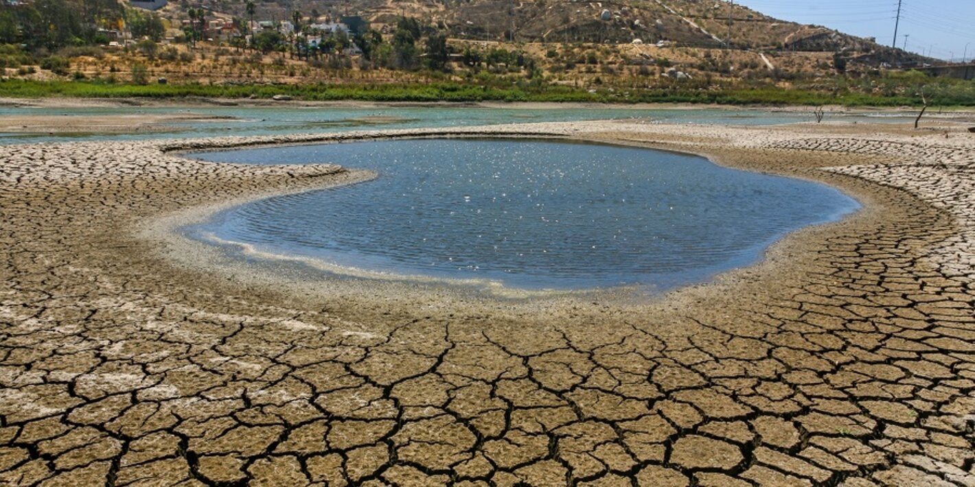 Lago afectado por la sequía en México.