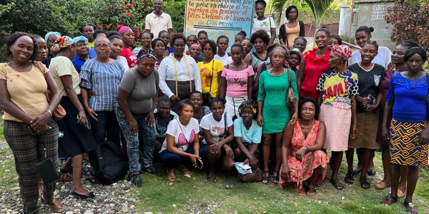 Groupe de participantes a la formation de VBG de l'OPS