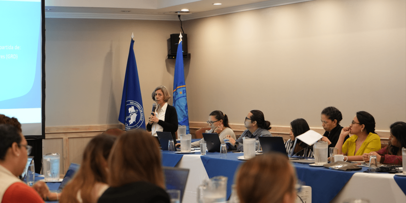 Participantes del taller durante una de las presentaciones