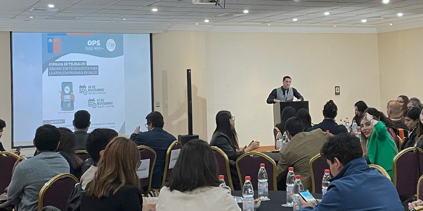 120 profesionales de los diversos niveles que integran la red asistencial del Ministerio de Salud se reunieron para reflexionar sobre la experiencia en la implementación de esta estrategia de gestión remota.