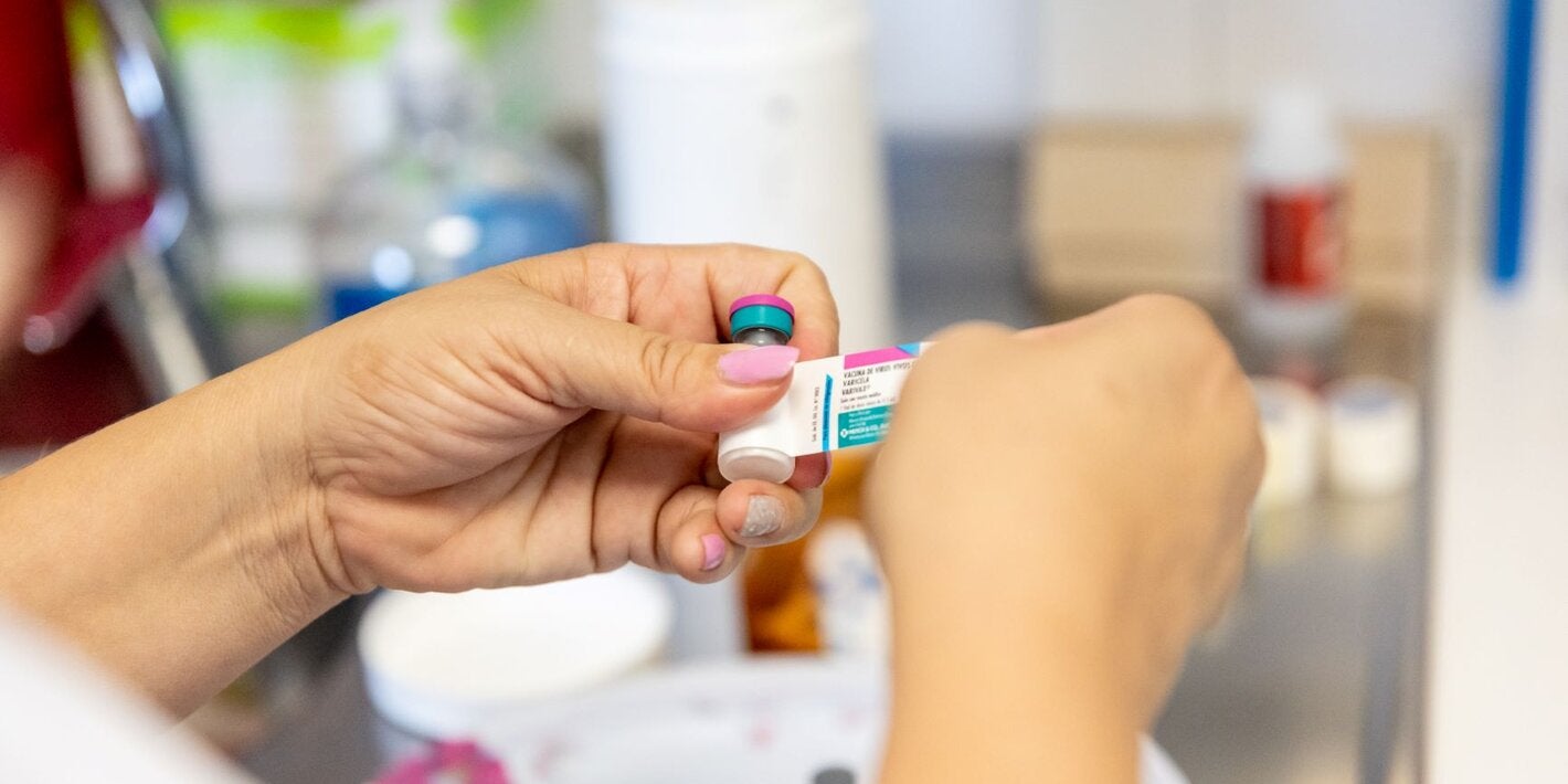 OPS colabora en Argentina para fortalecer la vigilancia de eventos adversos atribuibles a vacunas