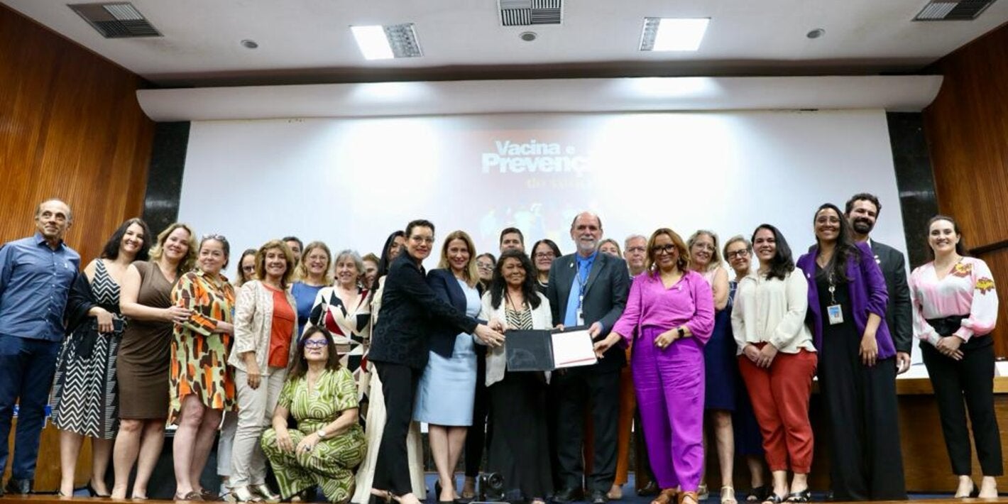 OPAS e instituições brasileiras reforçam compromisso para eliminar câncer de colo do útero