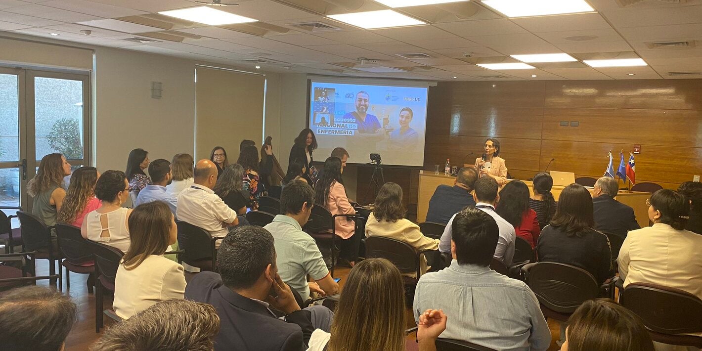 El estudio consideró la opinión de más de 8.000 enfermeras (os) y Técnicos en Enfermería