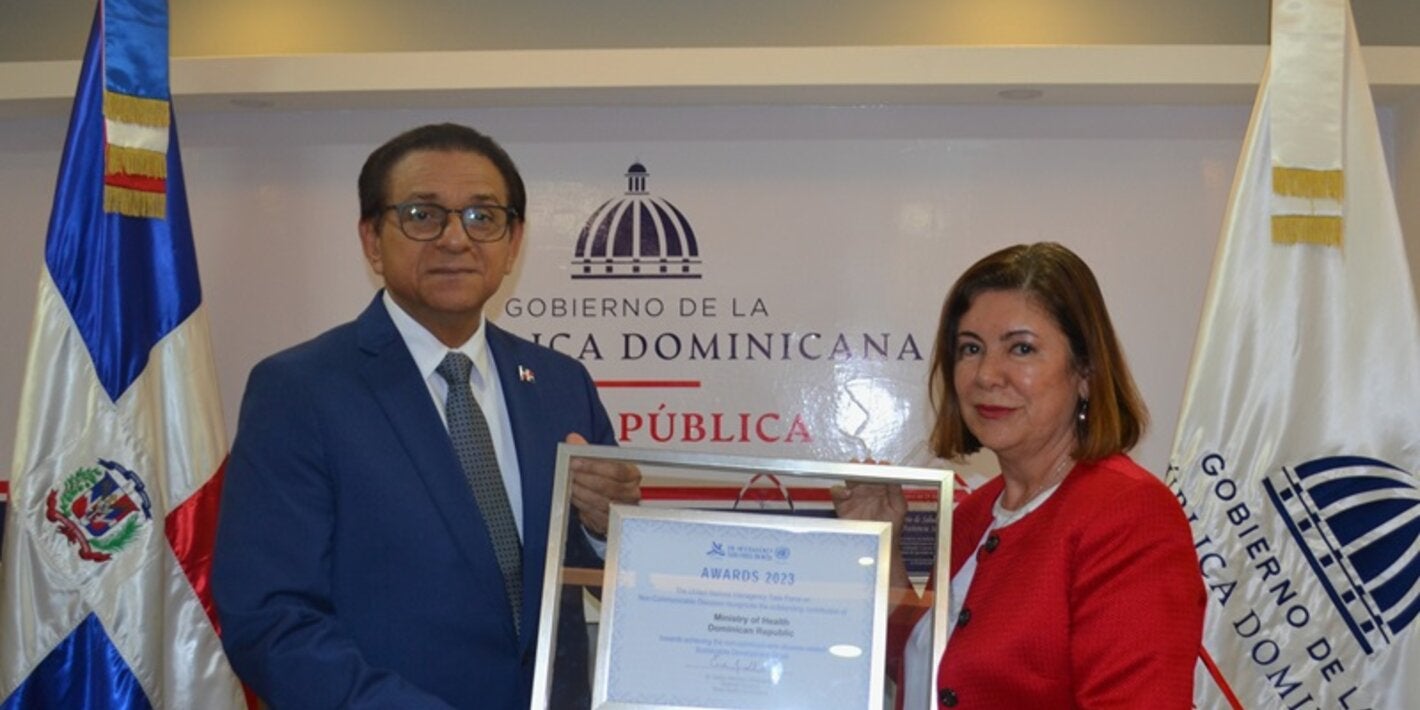 OPS en República Dominicana hace entrega premio en salud mental de OMS a Ministerio de Salud