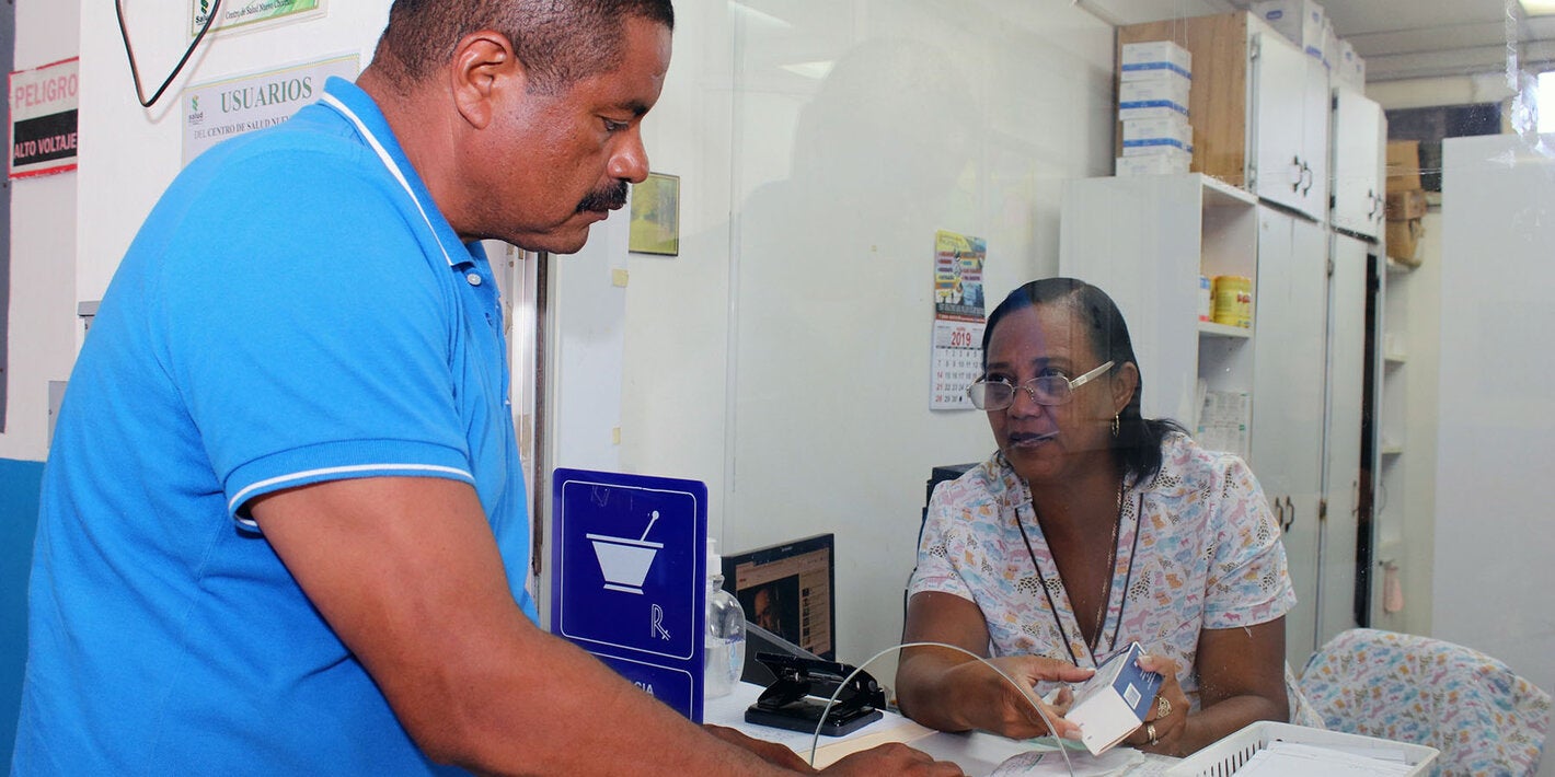 personal de salud en servicio de salud